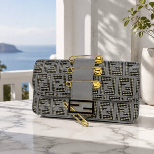 کیف زنانه فندی طرح سنجاق RG0621 - رئوف گالری