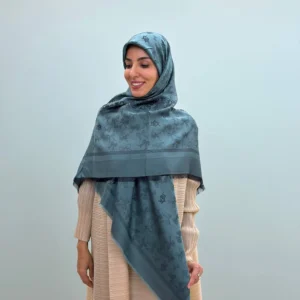 روسری نخ ابریشم ژاکارد قواره ۱۴۰ دور ریش سبزابی